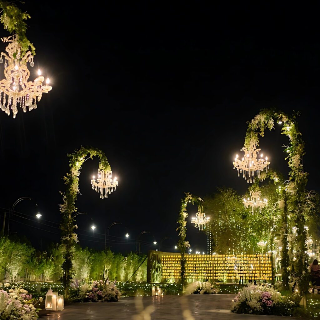 Passage J stands decor