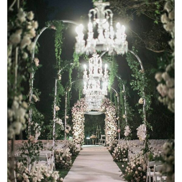 Passage J stands decor